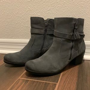 Earth Origins Tori Suede Ankle Boots